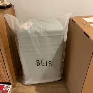 BEIS White Garment Bag